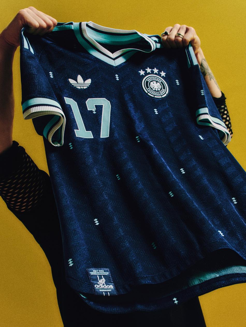 Alemanha - Uniforme II (Foto: Divulgação)