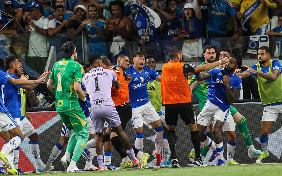 Briga generalizada no clássico