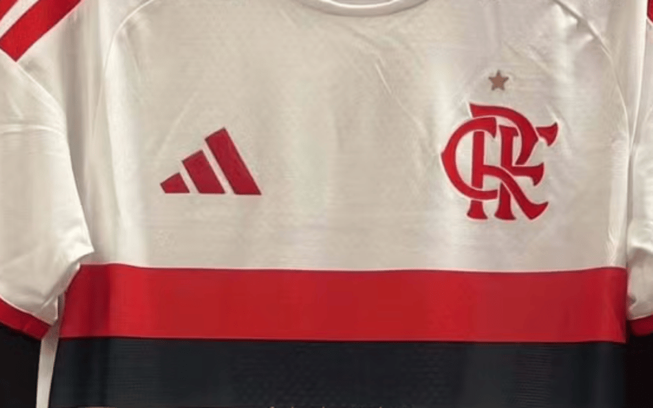 Nova segunda camisa do Flamengo vaza nas redes; confira o modelo