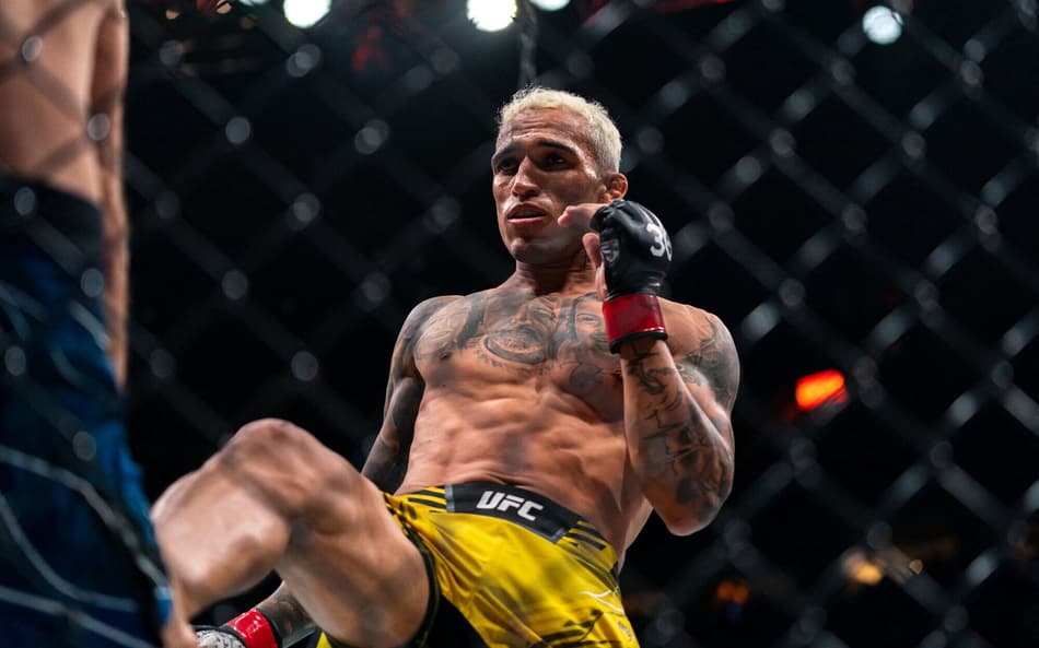 Charles ''do Bronx'' de Oliveira foi criticado por polonês (Foto: Jordan Jones/AFP)