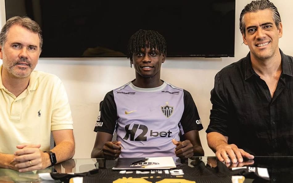 Cissé renova com o Galo (Foto: divulgação Atlético)