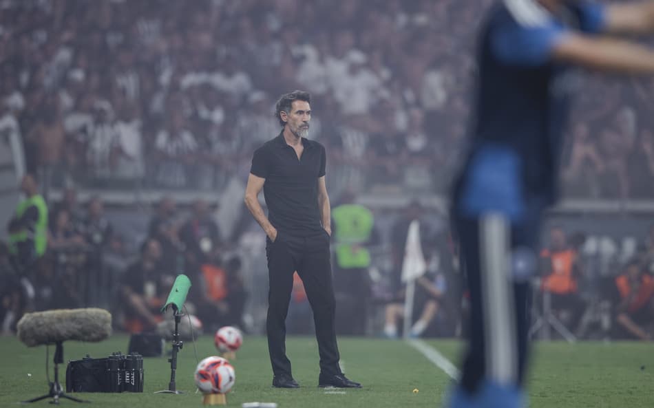 Eduardo Domínguez em Cruzeiro e Atlético (Foto: Pedro Souza / Atlético)