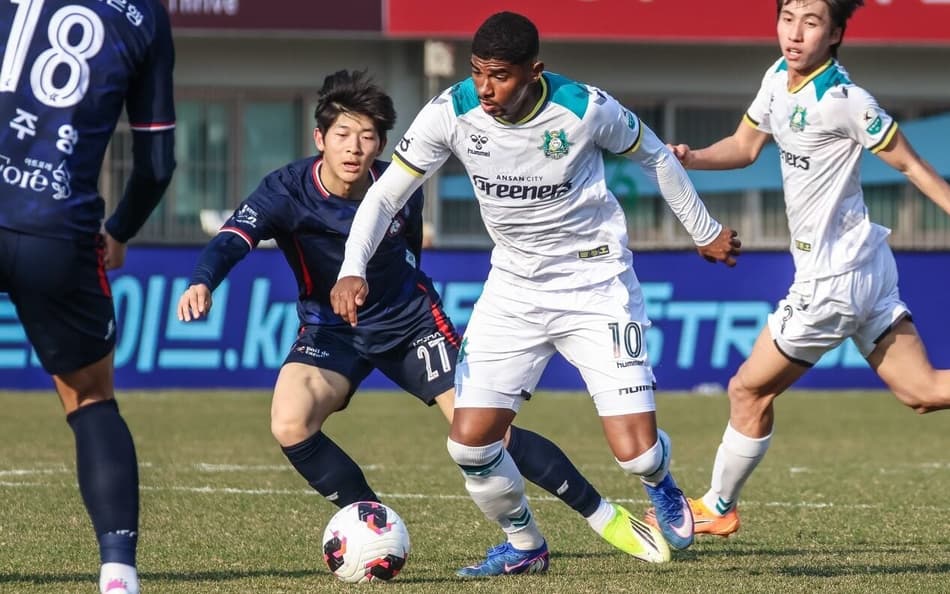 Gabriel Lima em ação pelo Ansan Greeners (Foto: Divulgação)