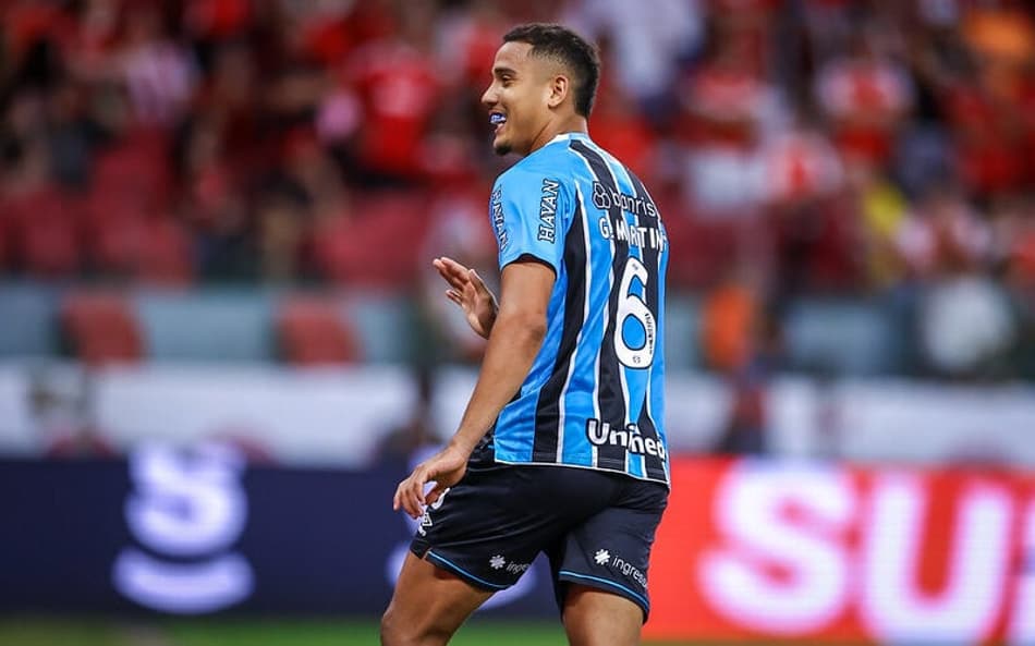 Grêmio empata com o Internacional e levanta seu 44º título do Campeonato Gaúcho
