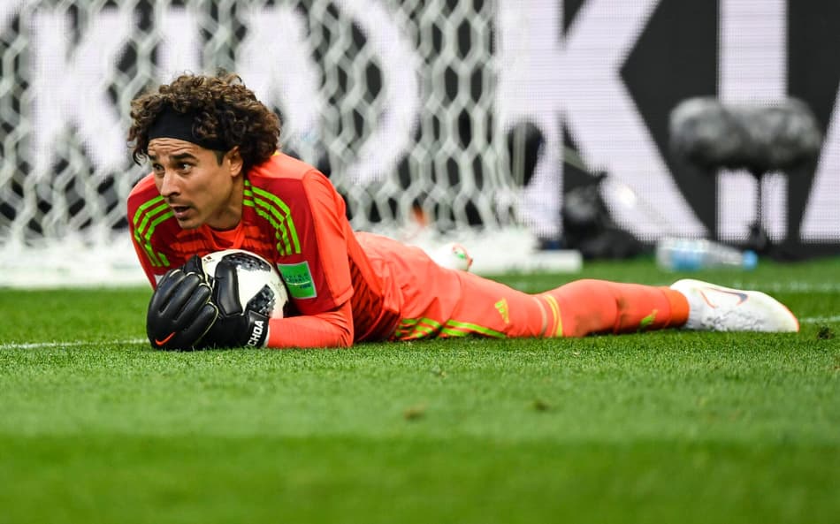 Lesão de goleiro aproxima Ochoa de ampliar recorde na Copa do Mundo
