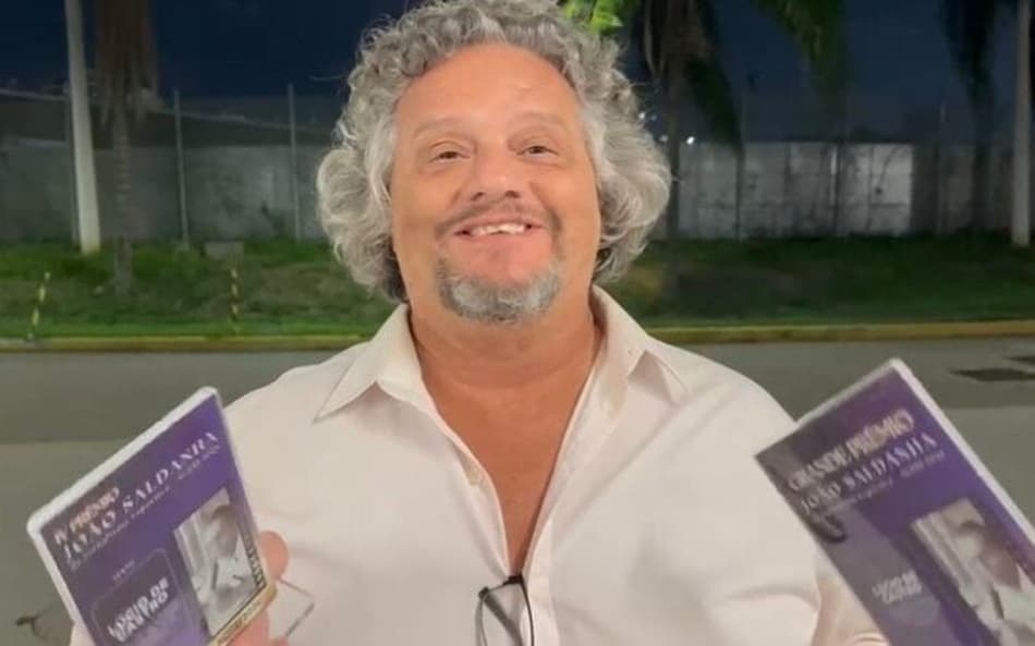 Colunista do Lance!, Lúcio de Castro é premiado em evento da Acerj