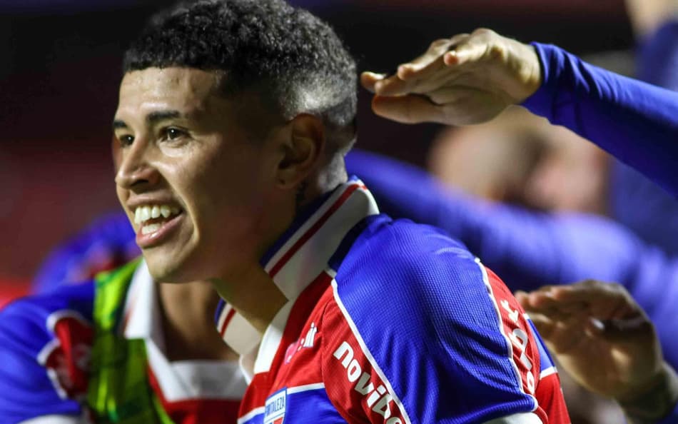 Imanol Machuca comemora gol com a camisa do Fortaleza em 2024