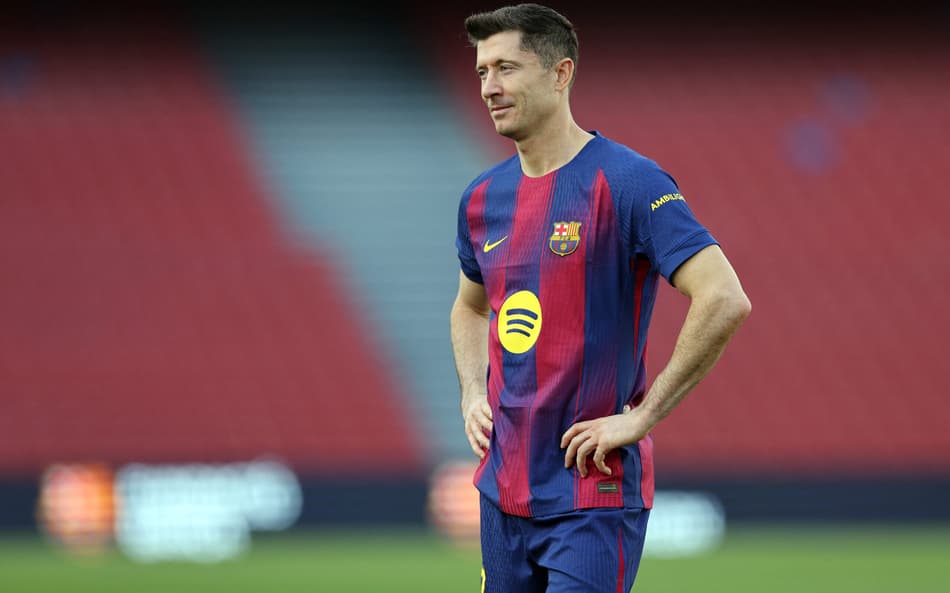 Lewandowski durante a vitória do Barcelona sobre o Levante, pela La Liga