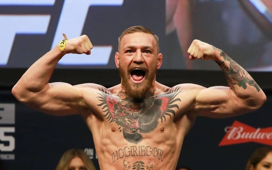 Conor McGregor em pesagem no UFC (Foto: MICHAEL REAVES / AFP)