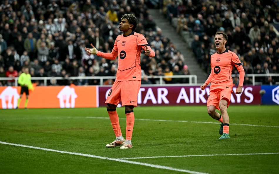 Newcastle e Barcelona empataram por 1 a 1 pela Champions League (Foto: Paul ELLIS / AFP)
