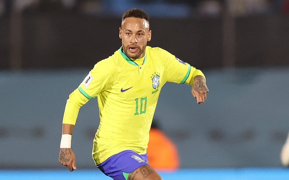 Neymar carrega o Brasil ao ataque em seu último jogo pela Seleção (Foto: Vitor Silva / CBF)