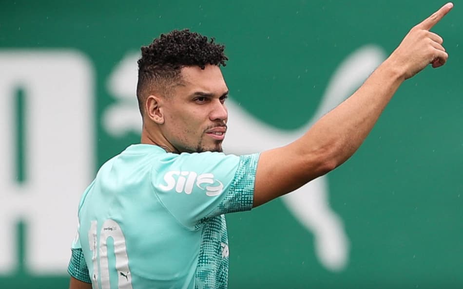 Paulinho, atacante do Palmeiras