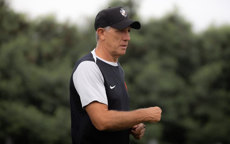 Renato Gaúcho promove mudanças na escalação do Vasco para enfrentar o Cruzeiro