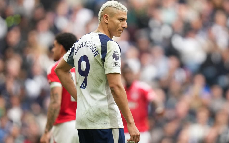 Richarlison lamenta derrota do Tottenham para o Nottingham Forest, na Premier League