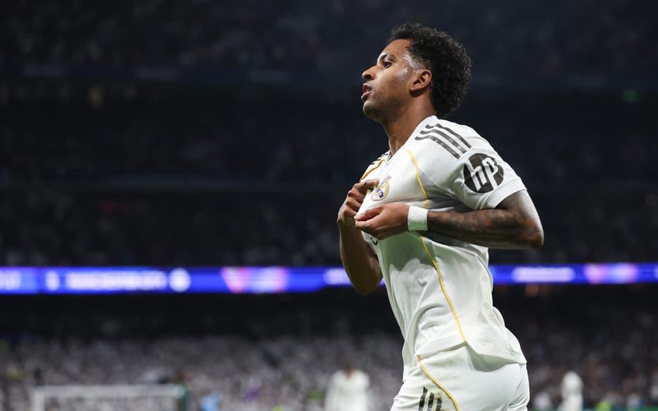 Rodrygo comemorando o gol marcado pelo Real Madrid (Foto: Pierre-Philippe Marcou/AFP)