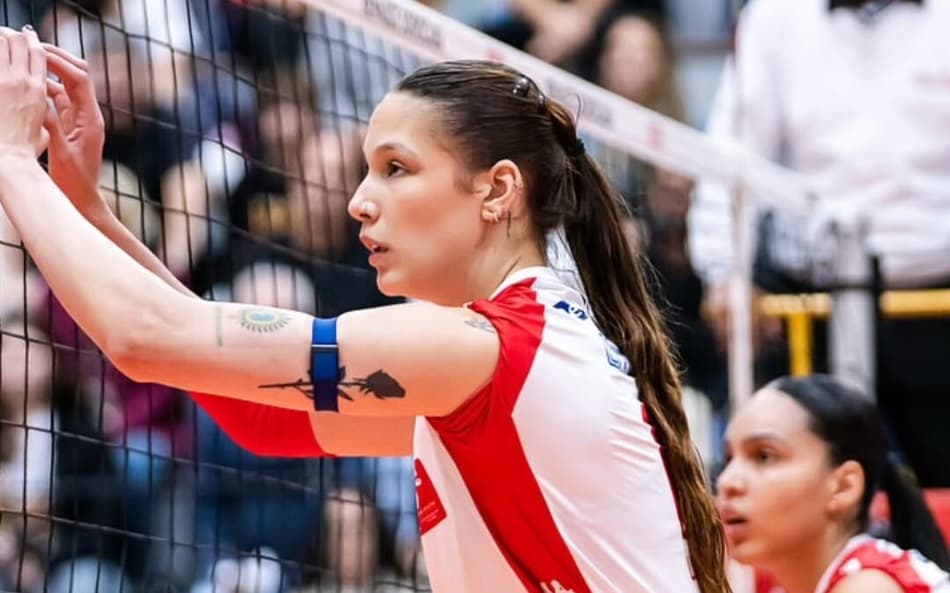 Luzia é líder de bloqueios na Superliga Feminina (Foto: Reprodução/ Instagram)