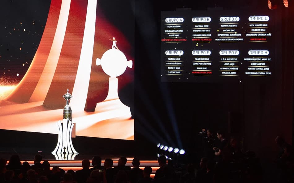 Jornalistas analisam os grupos dos brasileiros na Libertadores (Foto: Daniel Duarte / AFP)