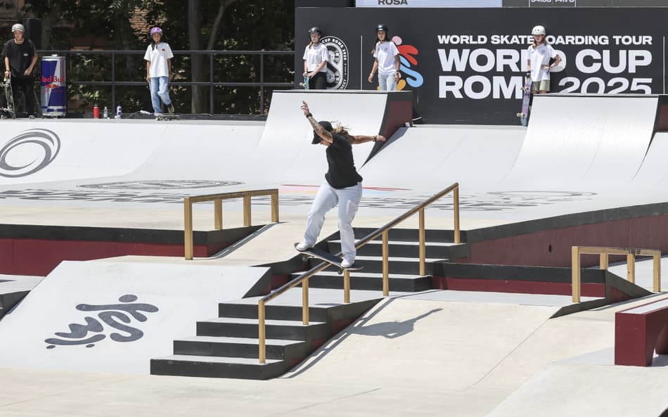 Pamela Rosa na Copa do Mundo de Skate Street Roma 2025 (foto: Julio Detefon / CBSk)