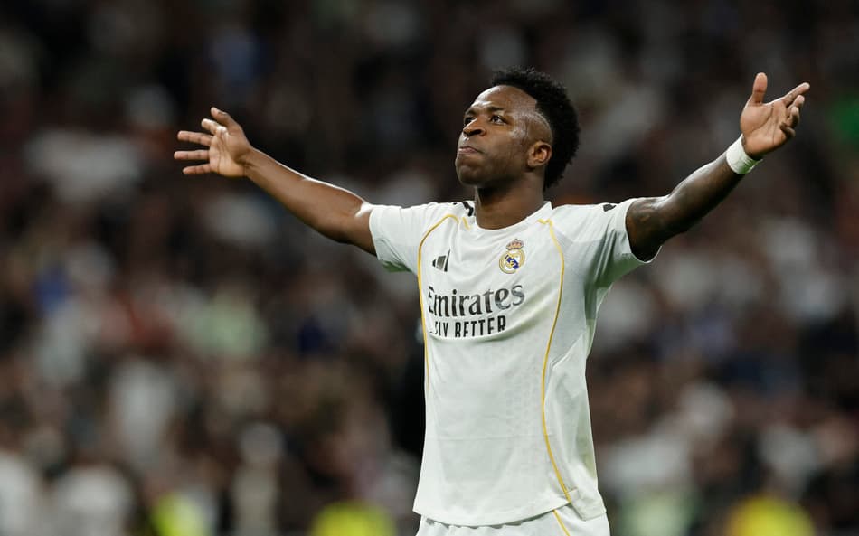 Vini Jr comemora gol da vitória do Real Madrid sobre o Atlético de Madrid, pela La Liga