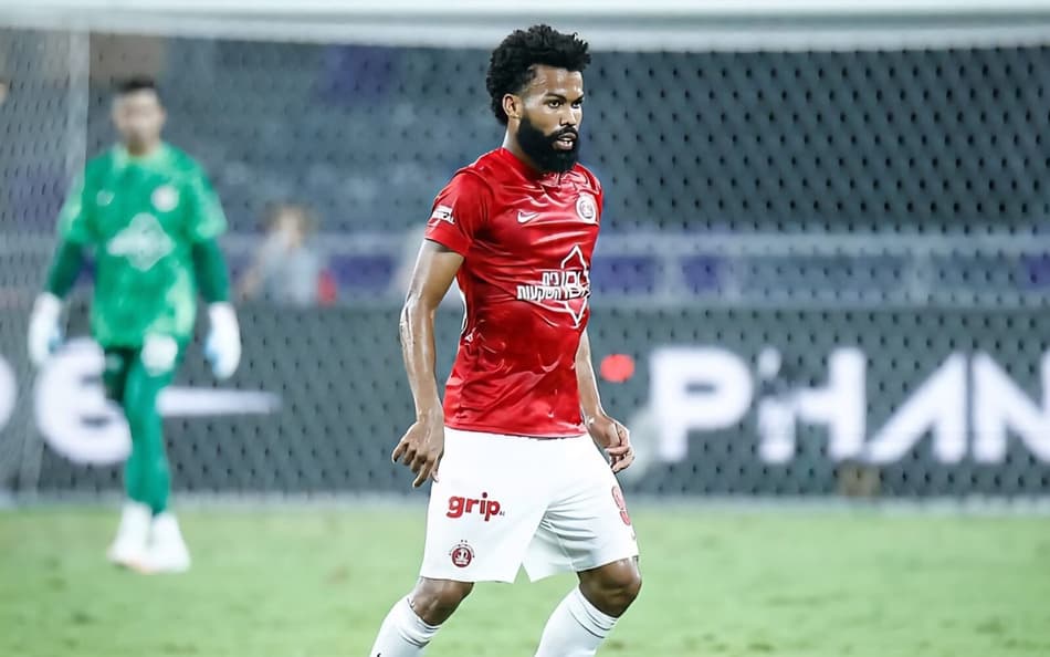 Falcão em ação pelo Hapoel Tel Aviv (Foto: Divulgação)