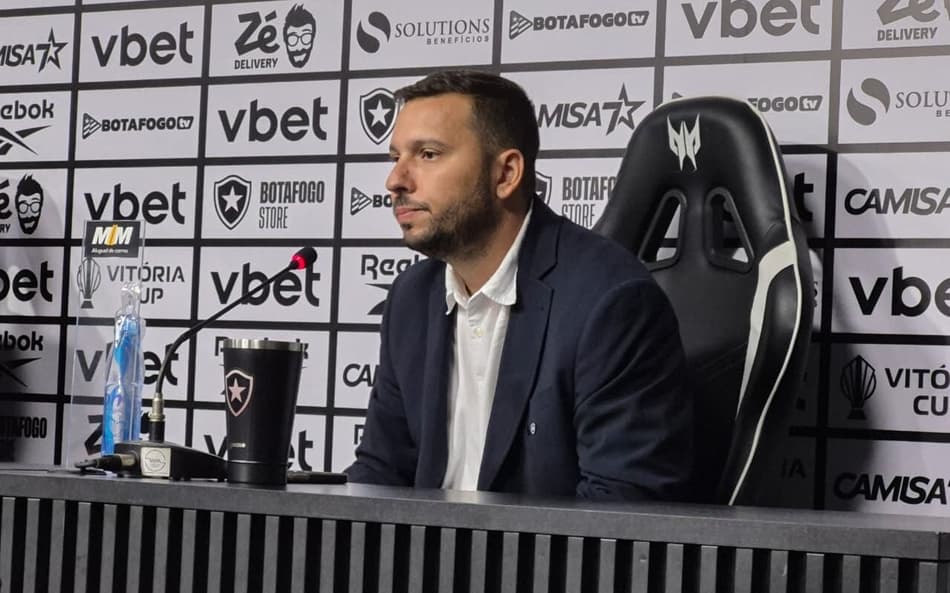 Alessandro Brito, diretor do Botafogo (Foto: Leonardo Bessa/Lance!)