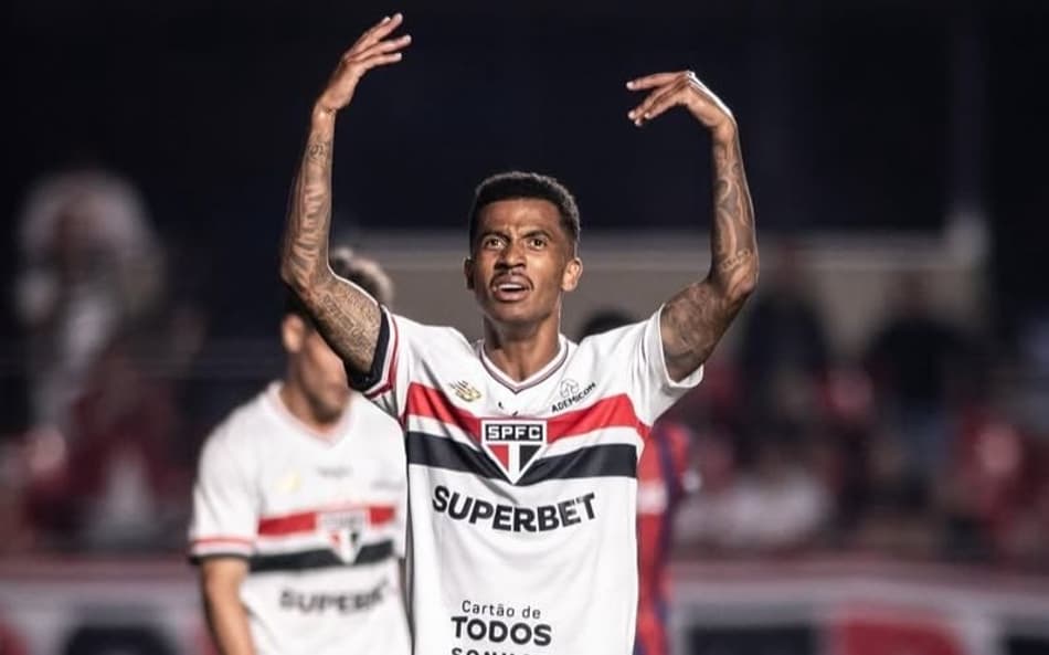 Marcos Antônio assina novo contrato com o Tricolor (Foto: Instagram Marcos Antônio)
