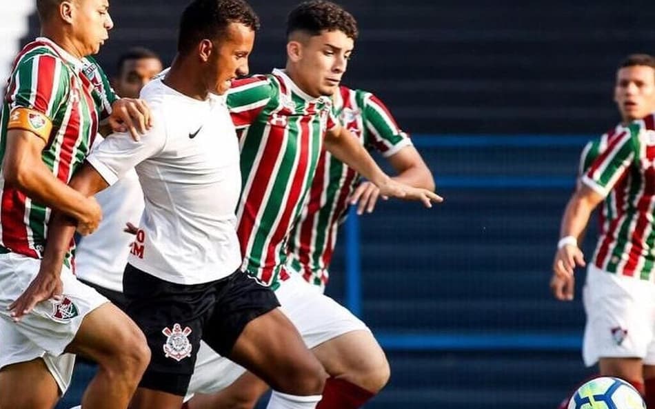 Alex Choco passou pela base do Corinthians (Foto: Reprodução/Instagram)