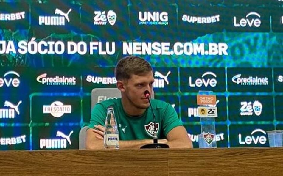 Rodrigo Castillo em apresentação pelo Fluminense (Foto: Pedro Brandão/ Lance!)