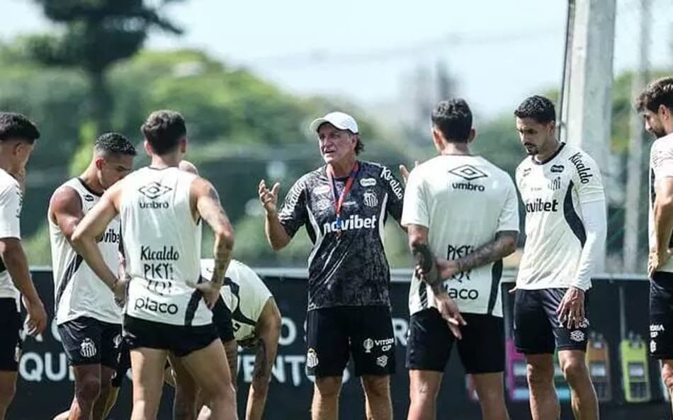 Com Neymar de volta, Cuca esboça Santos ofensivo para enfrentar o Remo