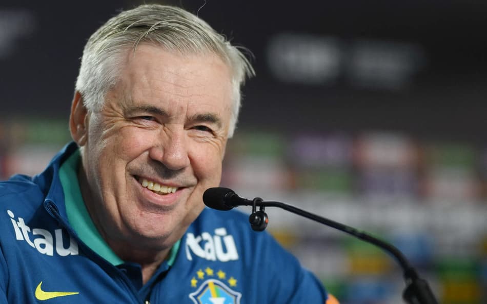 Carlo Ancelotti, da Seleção Brasileira, é o treinador mais bem pago do mundo no futebol de seleções (Foto: Mauro Pimentel/AFP)
