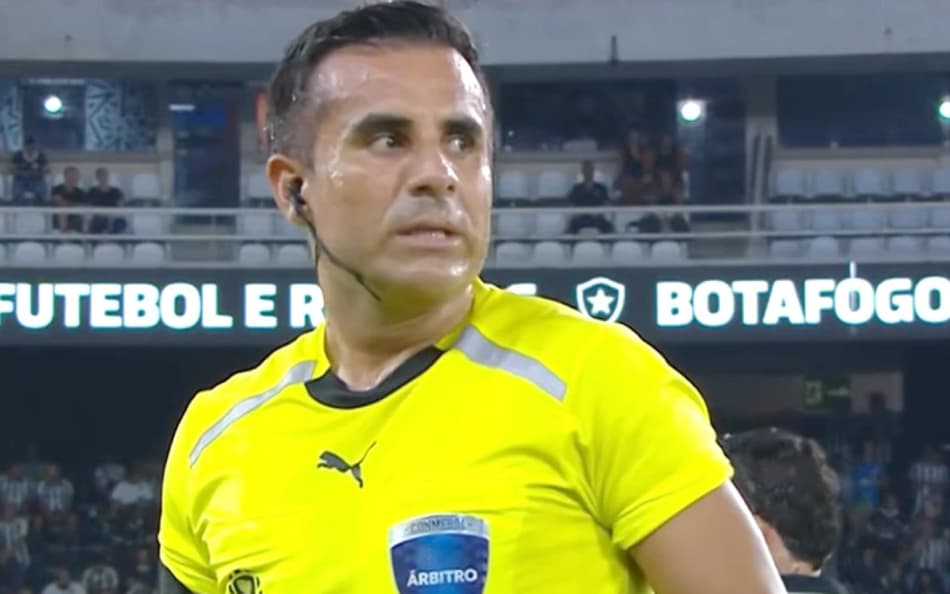 Súmula declara irregularidade no jogo e punições altas (Foto: Reprodução/GE Tv)