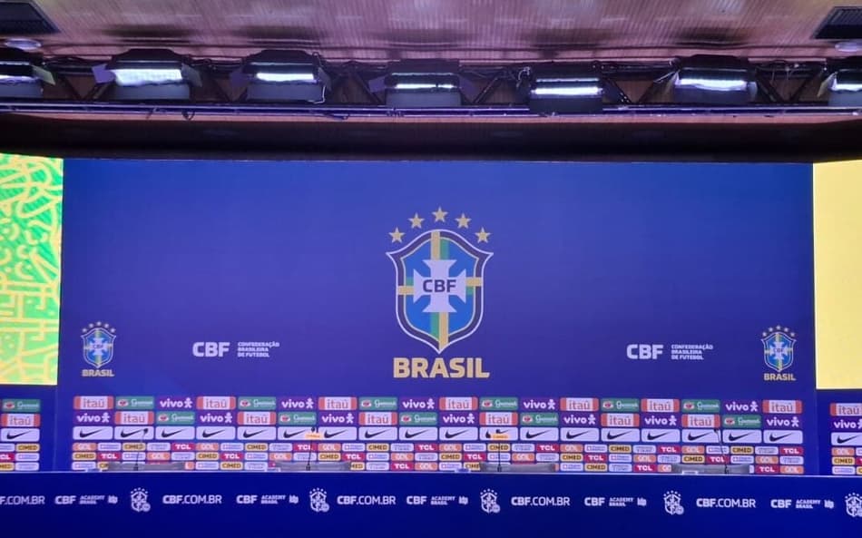 bancada da CBF para convocação da Seleção (Márcio Dolzan/Lance!)