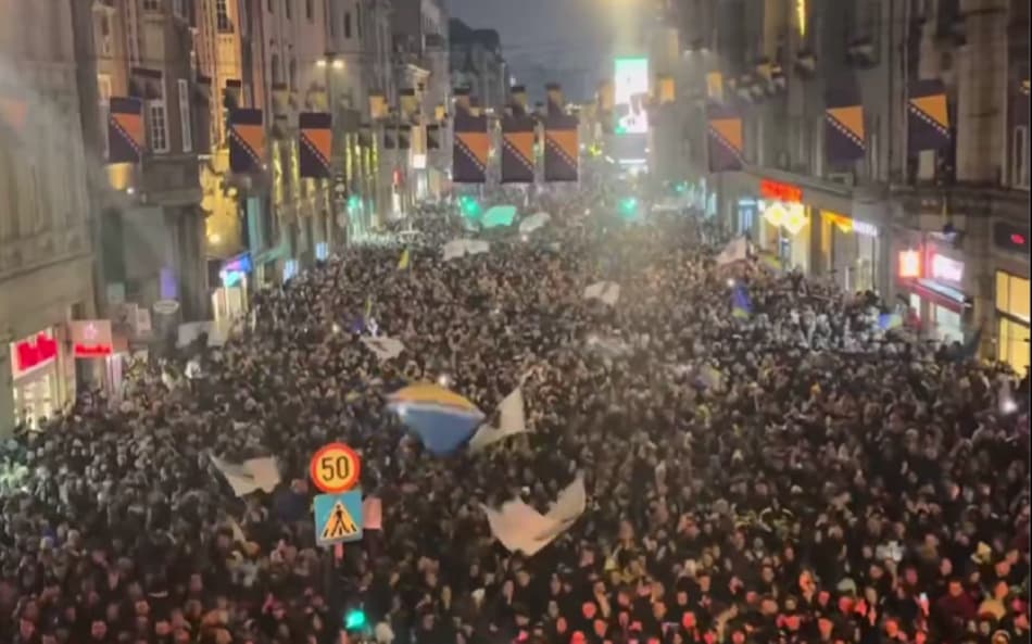 Festa na Bósnia após classificação para a Copa do Mundo (Foto: Reprodução)