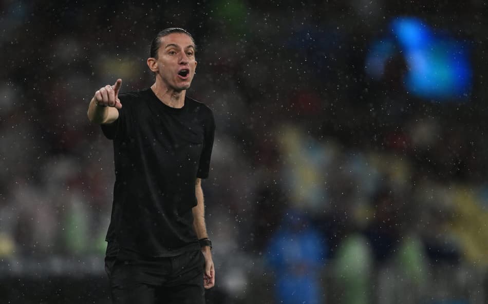 Filipe Luís em Flamengo x Lanús (Foto: MAURO PIMENTEL / AFP)