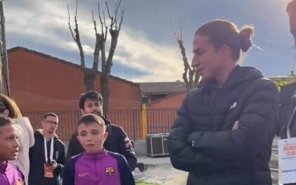 Filipe Luís durante jogo da base do Flamengo (Foto: Reprodução)