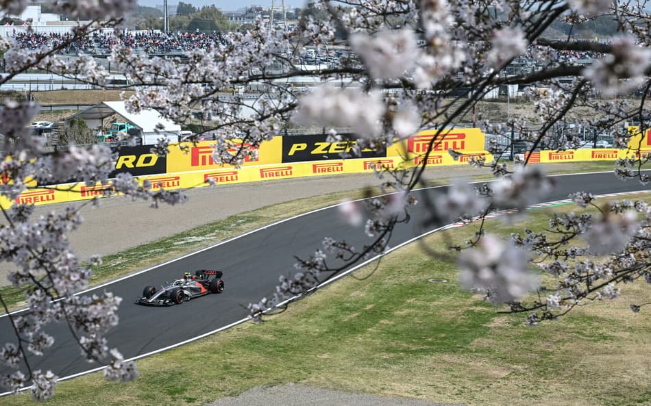Gabriel Bortoleto, da Audi, no GP do Japão pela F1 2026 (Foto: ANDREW CABALLERO-REYNOLDS / AFP)