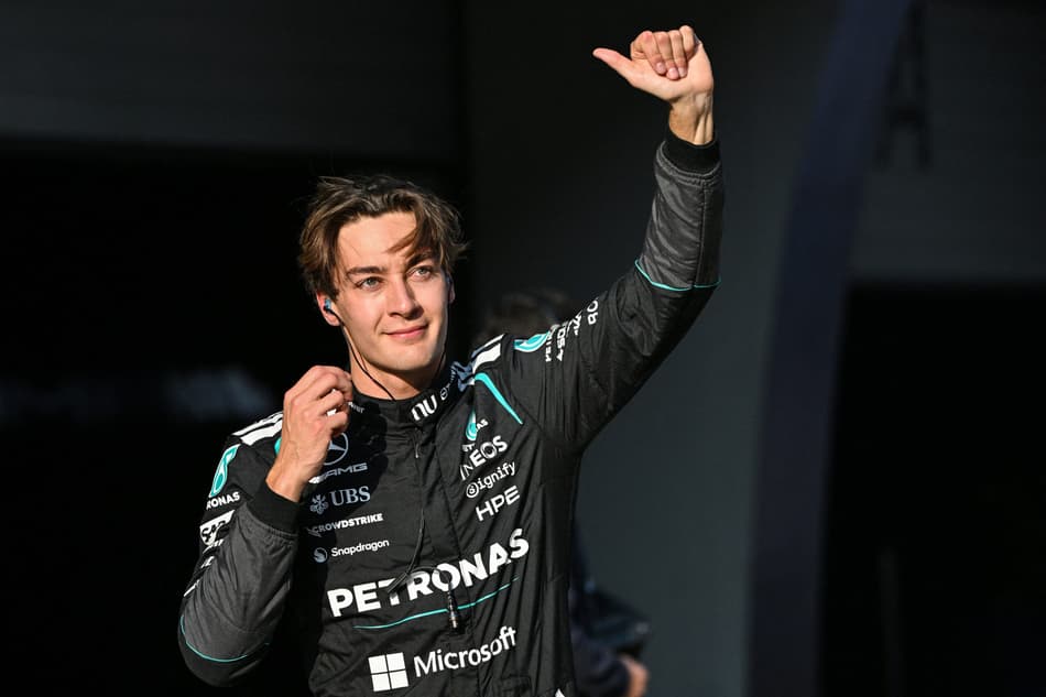 Líder da classificação geral, George Russell no GP da China pela F1 2026 (Foto: HECTOR RETAMAL / AFP)