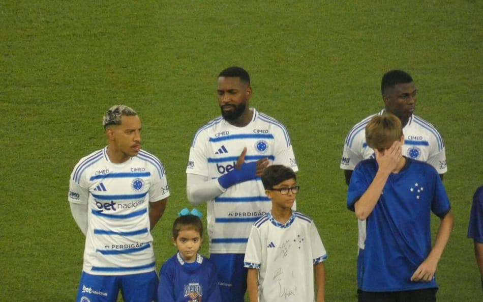 'Mercenário': veja os bastidores do reencontro de Gerson com o Flamengo