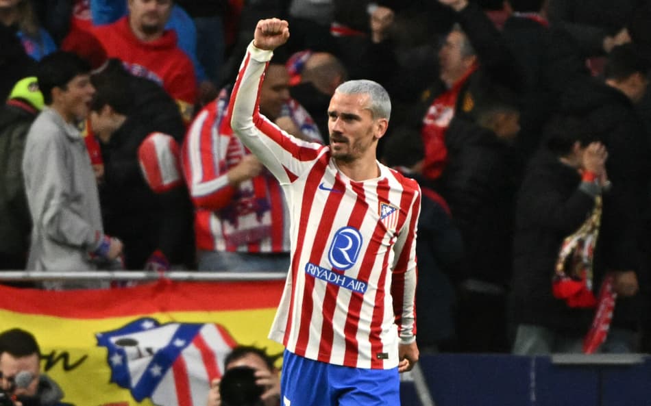 Griezmann comemora gol do Atlético de Madrid sobre o Tottenham pela Champions League (Foto: Javier SORIANO / AFP)