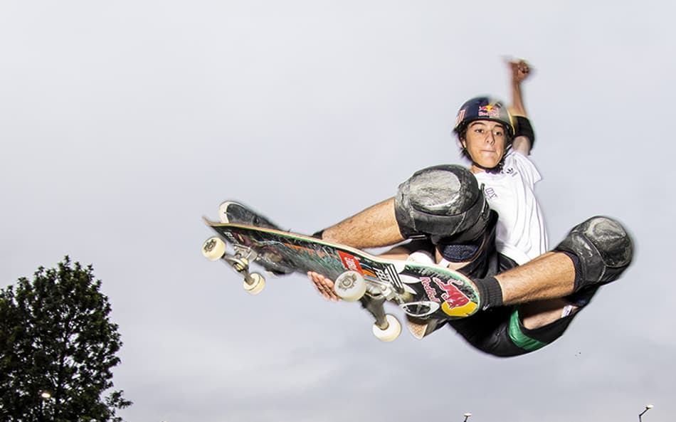 Aos 17 anos, Gui Khury é um dos destaques do skate park