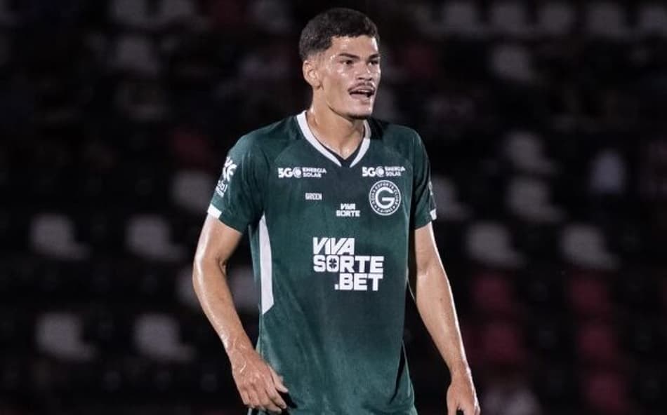 Botafogo negocia contratação do zagueiro Anthony (Foto: Reprodução/Instagram)