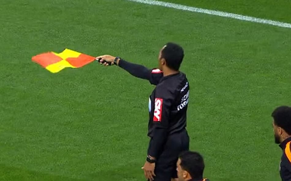 Fabio Pereira - Bandeirinha (foto:Reprodução)