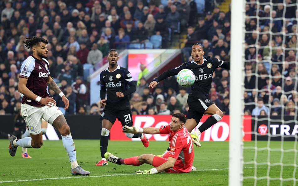 João Pedro marca gol pelo Chelsea