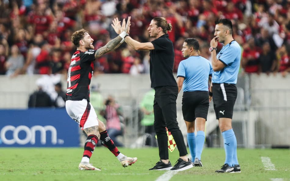 Léo Pereira comemorando gol do Flamengo com Filipe Luís (Foto: Divulgação/Flamengo)