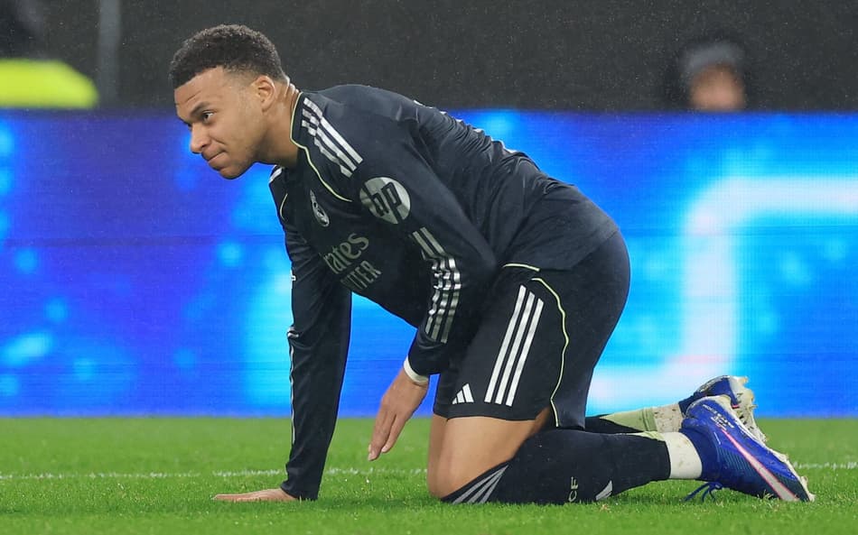 Mbappé na derrota do Real Madrid para o Benfica, na Champions League (Foto: Patricia de Melo Moreria/AFP)