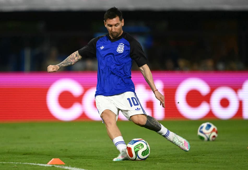 Messi no aquecimento para o amistoso da Argentina contra Zâmbia