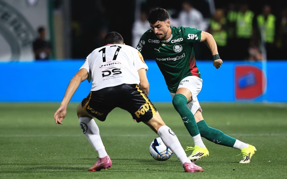 Piquerez em ação em Palmeiras x Novorizontino na Arena Barueri pela final do Paulistão