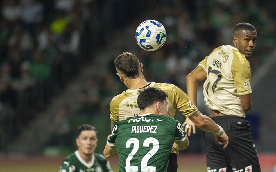 Rayan em Vasco x Palmeiras pelo Brasileirão 2025 (Foto: Anderson Romao/AGIF)