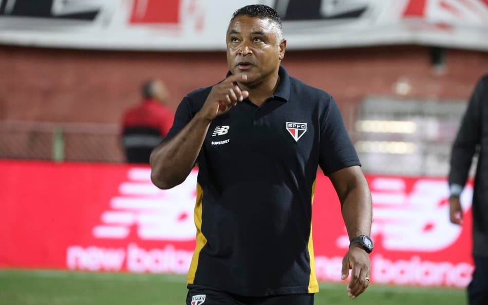 Roger Machado na estreia no São Paulo contra a Chapecoense