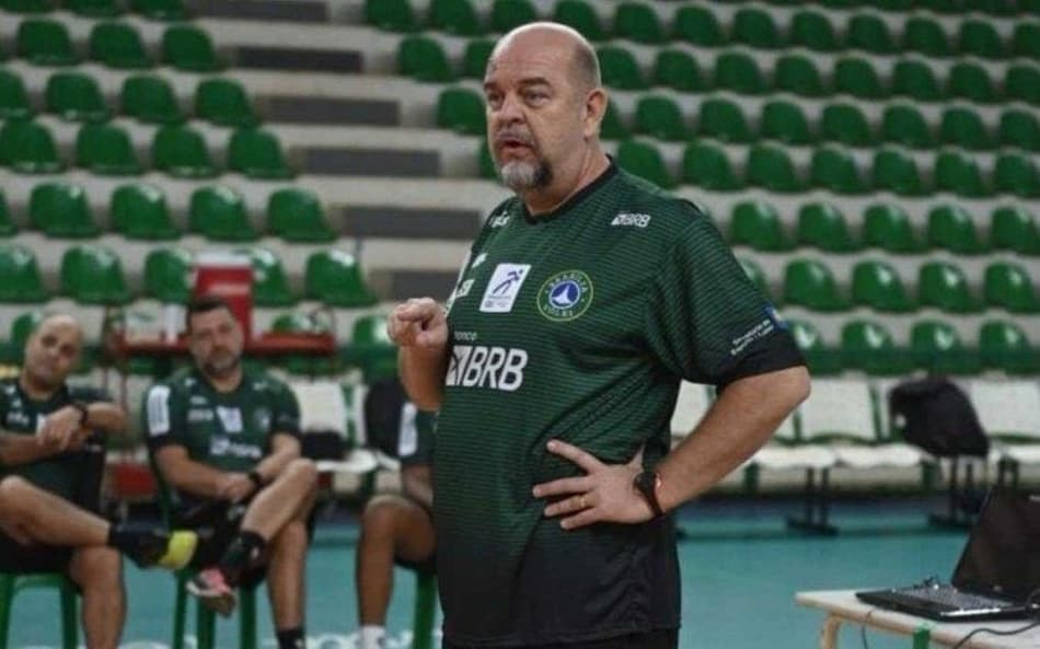 Spencer Lee comanda primeira atividade como técnico do Brasília (Foto: Rogério Guerreiro/Brasília Vôlei)
